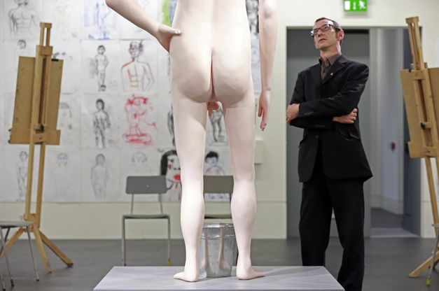 Turner Prize, "uomo nudo" vietato ai minori