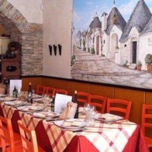 Alla trattoria "Il Trullo" il folklore del Sud diventa buona cucina