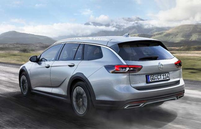 Opel rilancia ancora, ecco l'Insignia che sembra un crossover