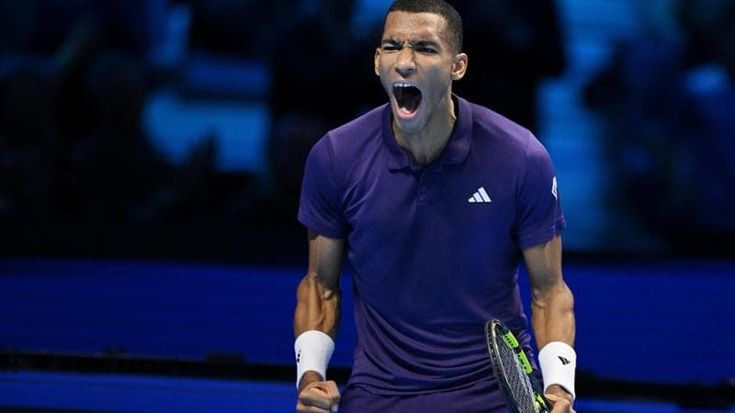Auger-Aliassime torna in corsa per le semifinali alle Atp Finals: battuto Shelton in tre set