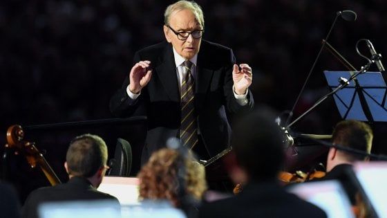 Ennio Morricone, papa Francesco ha telefonato alla moglie del maestro