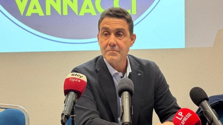 Vannacci, primi addii alla Lega. Arianna Meloni: non lo temiamo