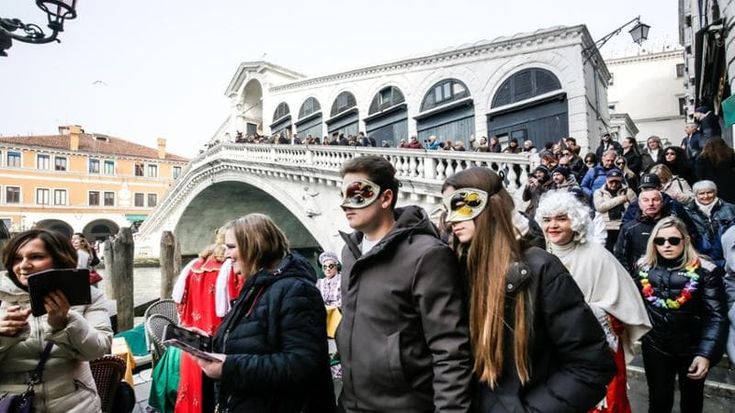 Quanti stipendi servono per comprare casa? In media quattro anni e mezzo. I conti nelle città