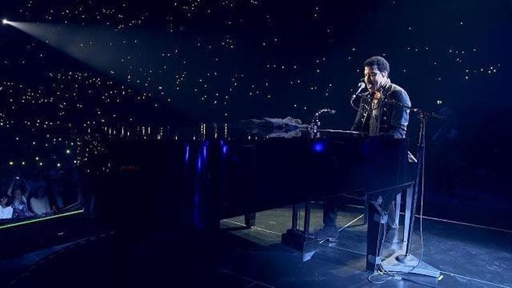 Lionel Richie ricoverato dopo un malore sul palco a Saint Louis