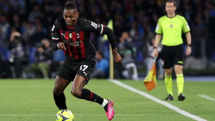 Leao, svolta per il rinnovo con il Milan: la penale allo Sporting Lisbona deve pagarla il Lille