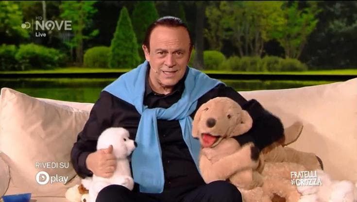 I comici e Berlusconi: la satira su Silvio da Zalone a Benigni