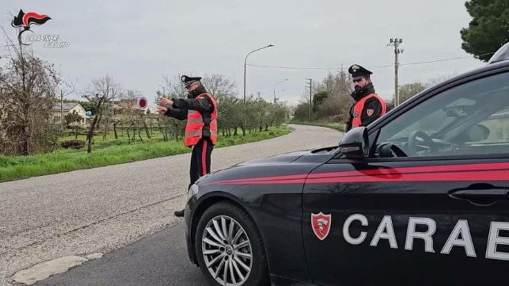 Carbonia, trovato cadavere in un parco: accoltellato e dato alle fiamme, si indaga per omicidio