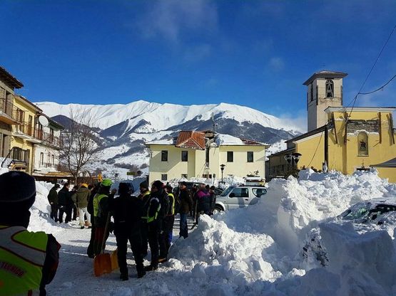 Terremoto e neve in Abruzzo: il Soccorso alpino del Lazio impegnato nell'emergenza