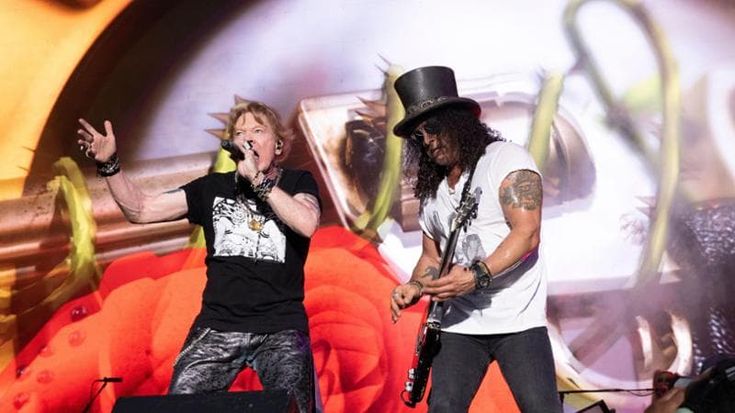 Il ritorno dei Guns N’ Roses a Roma, nell’unica data italiana un concerto da venerati maestri della musica