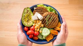 Per perdere peso senza fatica basta sostituire le proteine animali con quelle vegetali
