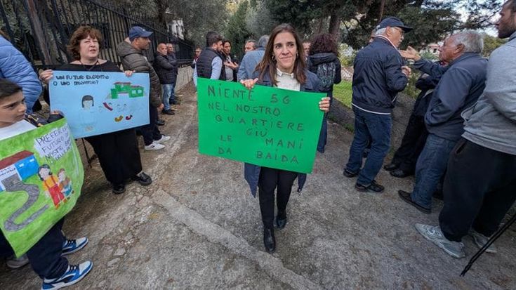 Antenna 5G a Baida, la protesta dei residenti. Il sindaco: “Subito nuovi accertamenti”