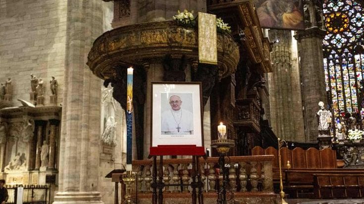 Televisore in parrocchia e maxi-schermo in piazza: così i fedeli seguiranno il funerale del Papa