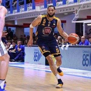 Basket, Fiat cade anche a Brindisi, sconfitta dopo un supplementare