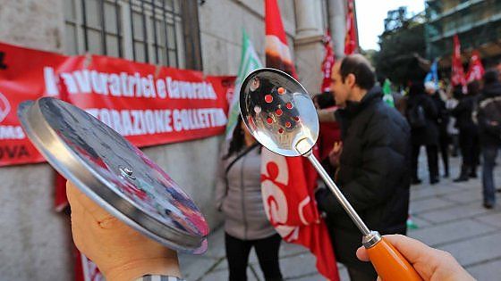 Sciopero delle mense: "Senza contratto da 32 mesi"