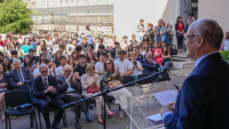 Il liceo Cavour compie cento anni: al via le celebrazioni. Gualtieri: “È un’eccellenza”