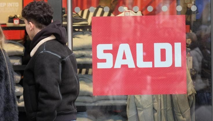 Saldi al via il 3 gennaio. “In Toscana giro di affari da 315 milioni”