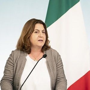 Jabil, la ministra Catalfo: "I 190 licenziamenti sono nulli, subito la nuova cassa integrazione"