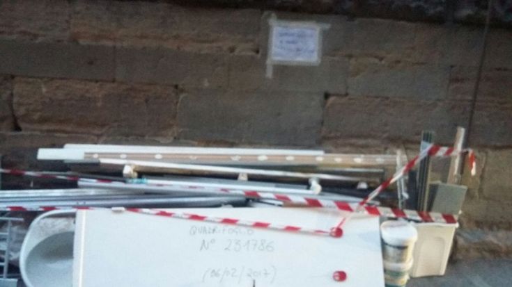 Firenze, un cartello su Palazzo Vecchio aspettando Quadrifoglio...
