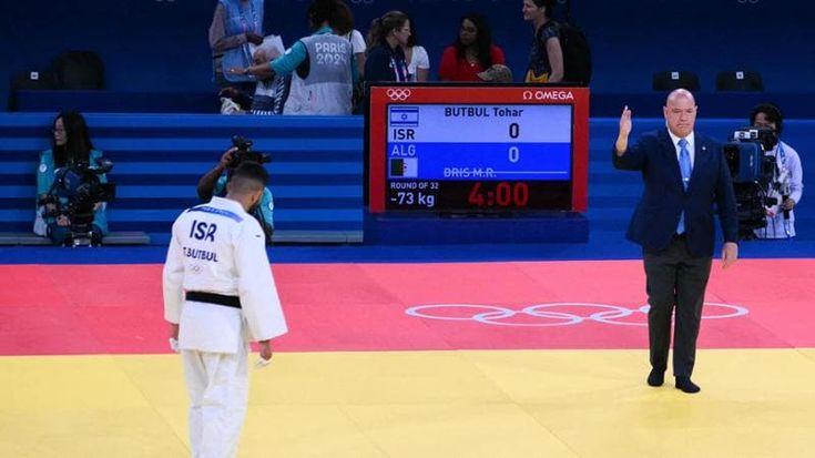 Parigi 2024, la politica ai Giochi: sfuma incontro tra algerino e israeliano nel judo. Prima medaglia per l’Ucraina, ma la guerra è dovunque