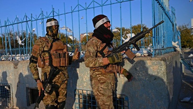 Afghanistan, i talebani intervengono per spegnere la musica a un matrimonio: è strage