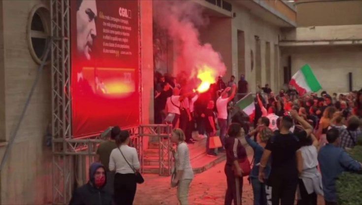 Senato, approvato l'ordine del giorno del centrosinistra per chiedere lo scioglimento di Forza Nuova