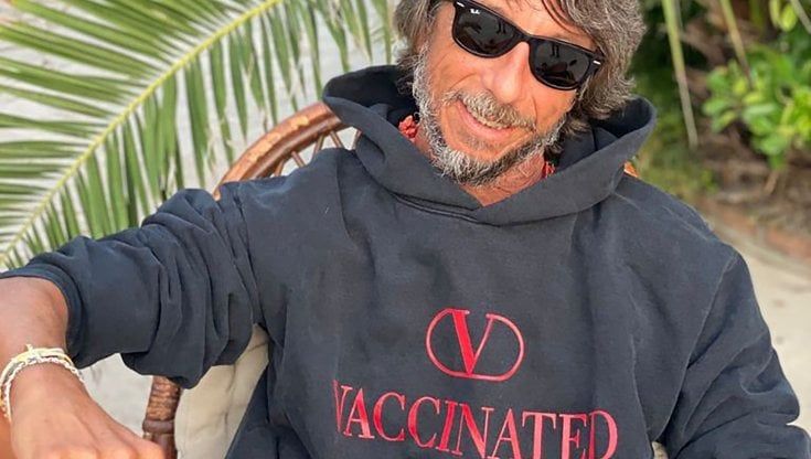 Valentino: la felpa (V)Vaccinated a sostegno del programma Unicef