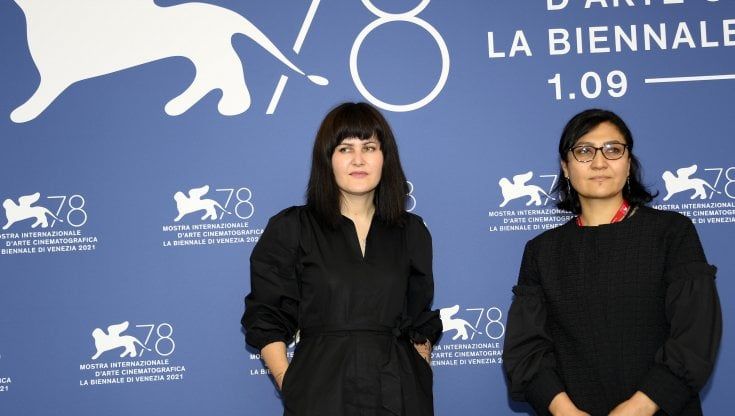 Venezia 78, le registe afghane: "Vi prego, non dimenticateci. Quello che accade è una vergogna"