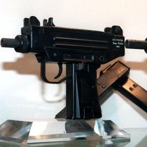 Trasforma il garage in un supermarket del crimine: arrestato un pasticciere