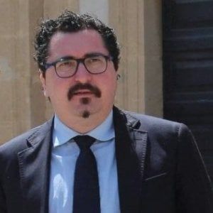 Siracusa, ex deputato Coltraro a giudizio per truffa all'Ue