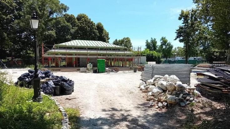 La pagoda al posto del Meccanò prigioniera di lavori infiniti