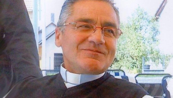 Pordenone, il prete no vax si pente e dalla quarantena si scusa coi suoi fedeli: "Chiedo perdono per i miei atteggiamenti ribelli"