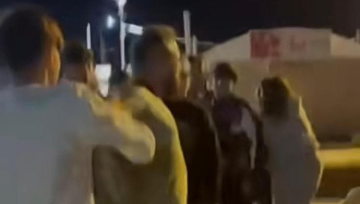 Castellammare, schiaffeggia un ragazzino per vendicarsi. Il padre: “Ti vengo a prendere fino a casa”