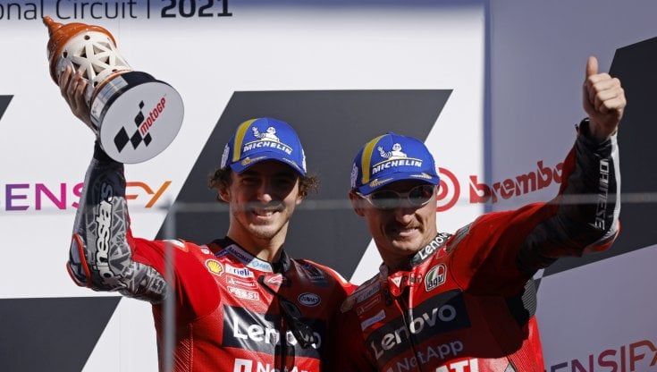 MotoGp: Bagnaia domina in Portogallo, alla Ducati il titolo costruttori. Bandiera rossa a due giri dalla fine