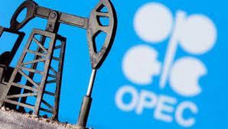 Petrolio, Biden sblocca le riserve strategiche e il prezzo crolla sui mercati