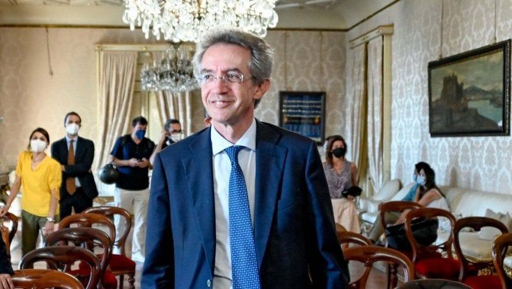 Movida a Napoli, non c'è accordo su sanzioni e asporto ma arriva il "delegato della notte"