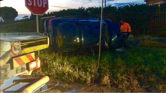 Foggia, perde il controllo dell'auto e si schianta contro il muretto di una casa: muore 20enne