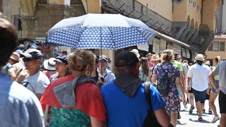 Previsioni meteo, nel weekend splende il sole sull’Italia, con punte di 30 gradi