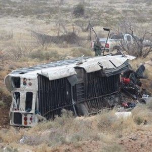 Usa, furgone con detenuti cade da cavalcavia e viene investito da un treno