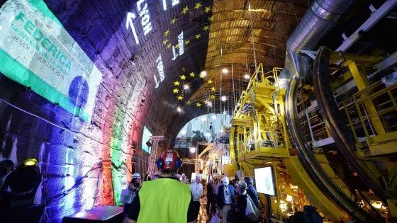 Tav, bloccato il maxiappalto per il tunnel: "Rispettiamo la volontà di Italia e Francia". A rischio 800 milioni di fondi Ue  