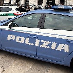 Tivoli, accoltella il suocero durante una lite e scappa