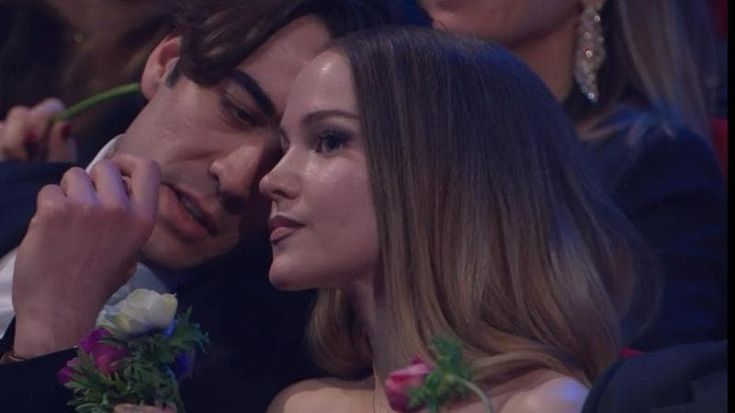 Dove Cameron in platea all’Ariston: chi è la fidanzata di Damiano David