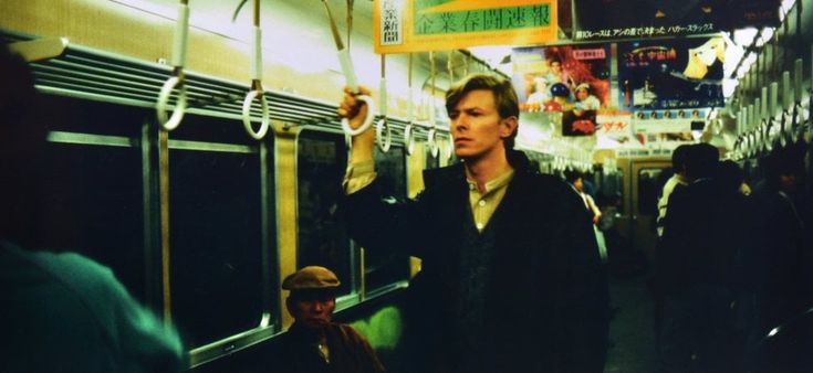 Quando la foto è rock: i ritratti di Bowie che fecero il mito 