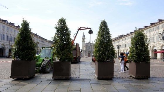 Torino, fioriere anti terrorismo in piazza San Carlo: "L'emergenza può diventare un progetto d'arte"