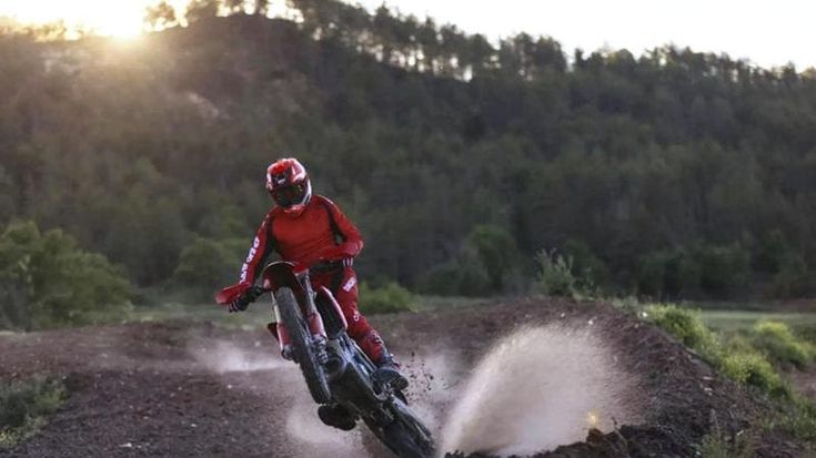 Desmo450 EDS, Ducati lancia la sua prima moto da enduro
