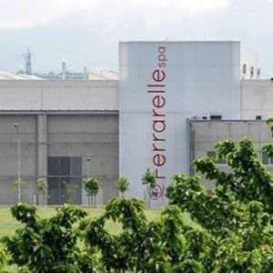 Ferrarelle, l'impianto dell'acqua si "rimangia" le bottiglie di plastica