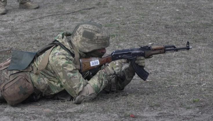 Guerra in Ucraina: la corsa contro il tempo di Kiev e Mosca per reclutare nuovi soldati