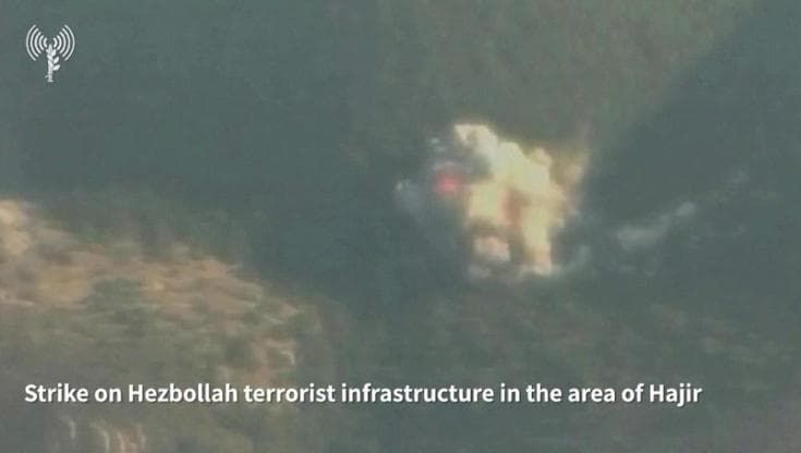 L'esercito israeliano diffonde video degli attacchi contro basi di Hezbollah nel Libano meridionale