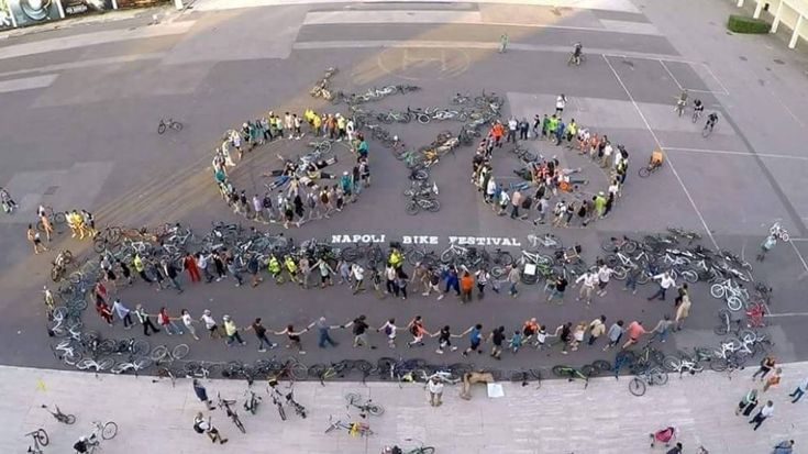 Folla di appassionati per i Napoli Bike Festival