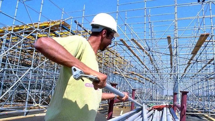 Così la mafia gestiva le estorsioni sui cantieri di Bari. La Procura: “Il controllo dei clan resta forte”