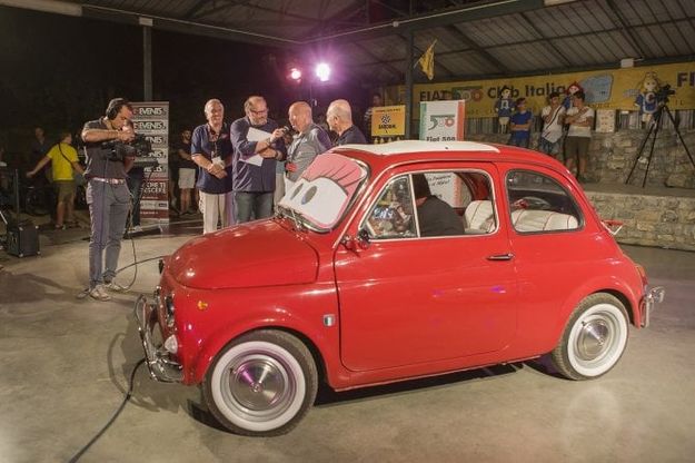 La 500 si laurea a 60 anni